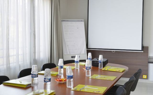 First Inn Hotel
