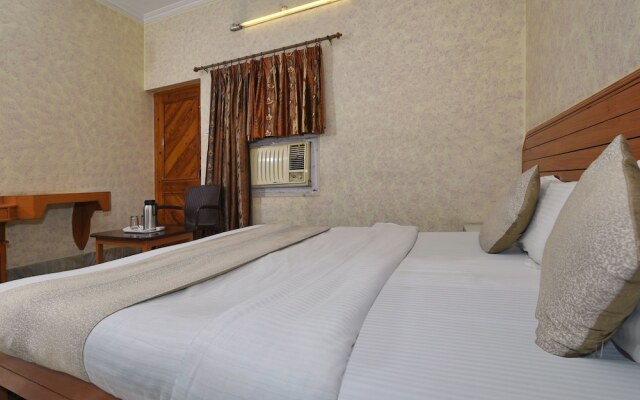 OYO 1294 Hotel Padmini International