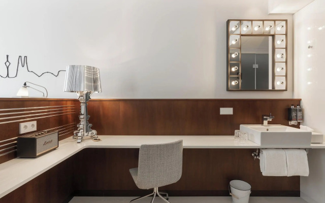 Ruby Ella Hotel Cologne