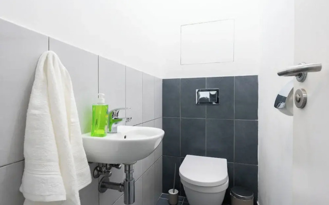 3 bedroom apartment near center