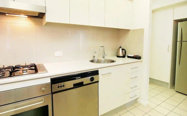Oaks Brisbane on Margaret Suites