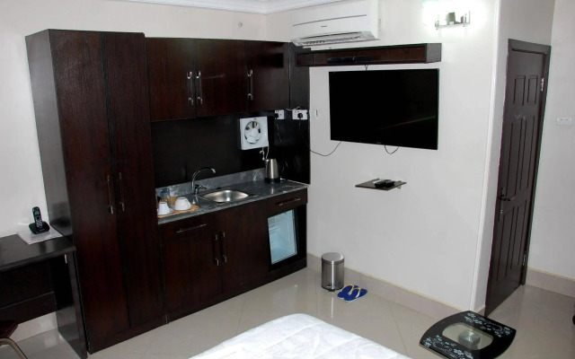 Primal Hotel