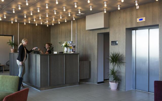 Moment Hotels