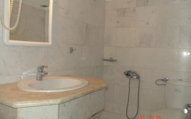 Nikos Apartments