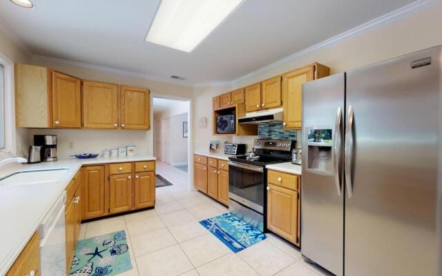 32 Heath Dr
