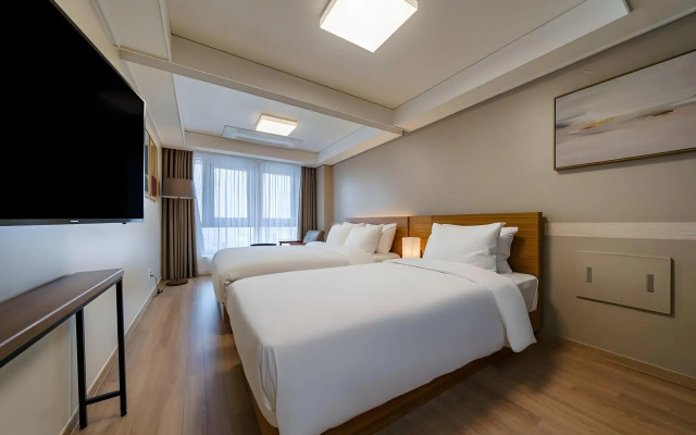 Chungchoho Best Hotel