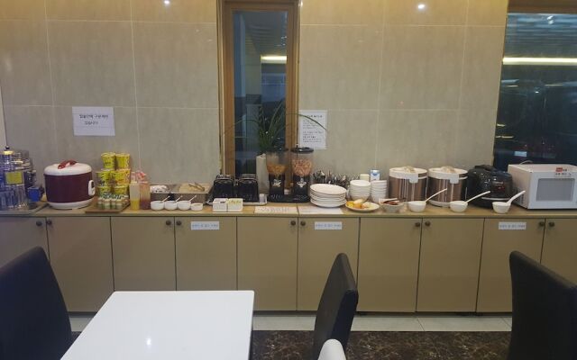 CYGNUS Hotel