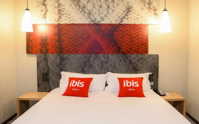 ibis Yichang Bayi Rd