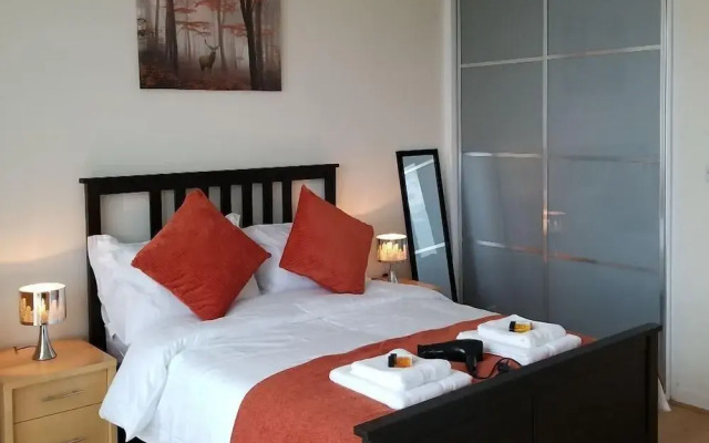 47 Chelsea House - Q-zotica City Centre Apartments: Parking, City view & Smart gadgets