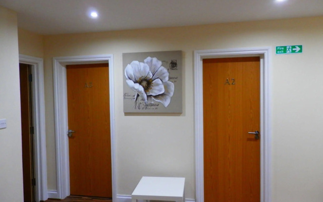 Heathrow Traveller B&B