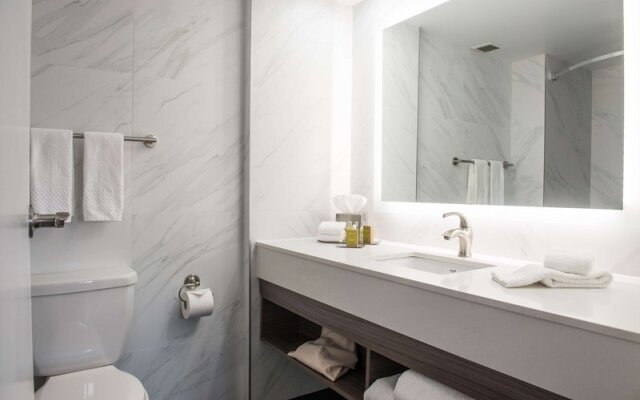 Doubletree By Hilton Gatineau-Ottawa