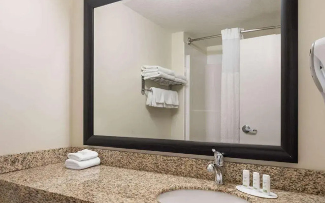 Super 8 Sherwood Park/Edmonton Area