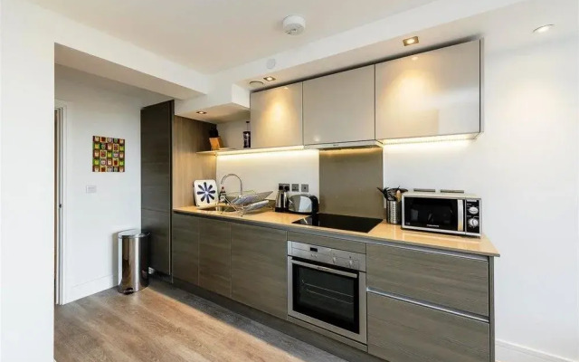 Flying Butler - Edgware Apartments