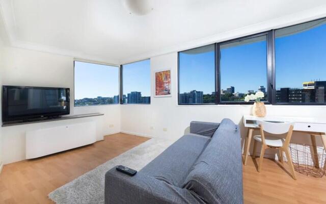 1 Bedroom Apartment In CBD Views