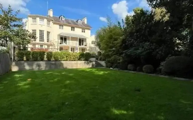 Park Village East Luxury Apartment