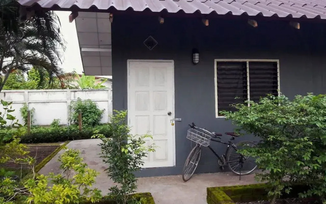 Carrot On The Moon Hostel