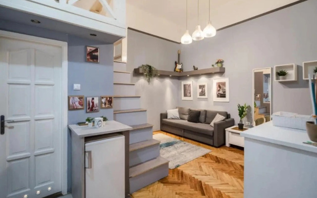 Z44- Boutique Apartment, Best Location. By BQA