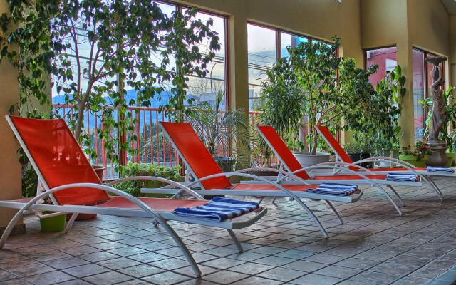 Holiday Inn Hotel & Suites Osoyoos, an IHG Hotel