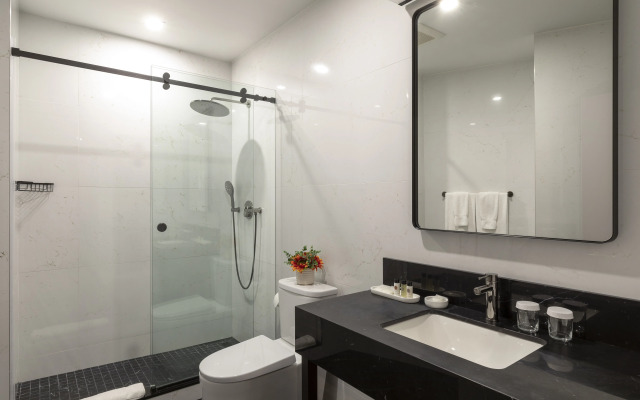 Broadway Plaza Hotel