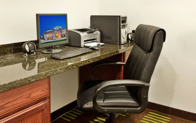 Holiday Inn Express St Charles