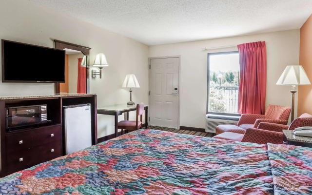 Days Inn by Wyndham Sanford