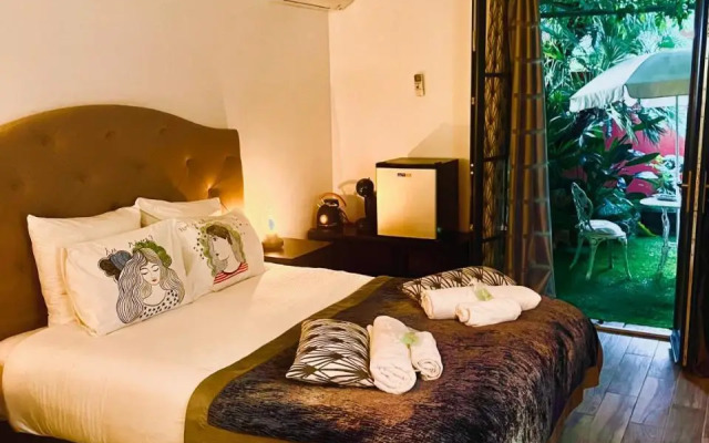 Saint Tropez centre, Suite la Romana