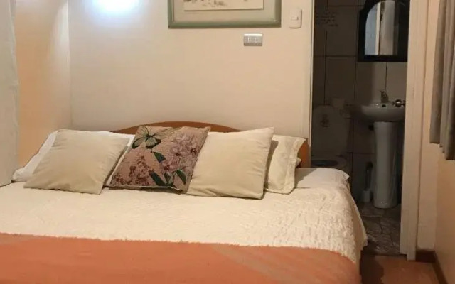 Hostal Rotonda Atenas