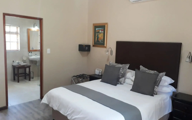 17 on Bird Guest House