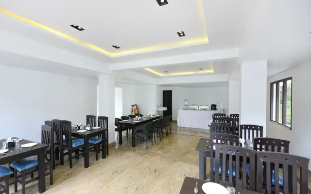 OYO 13838 Ramana Holiday Inn