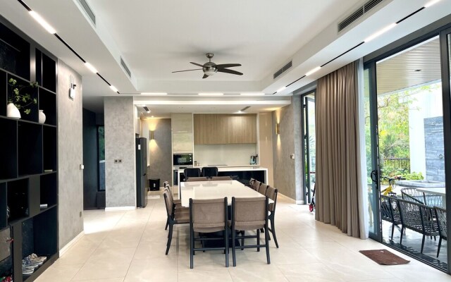 Venus Villa Flamingo Dai Lai by MAPSTAR