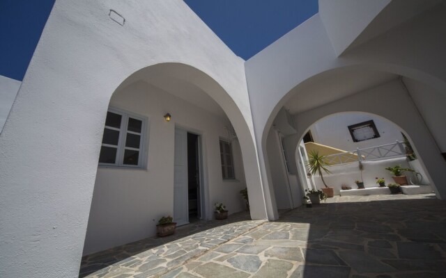 Ianthe Apartments & Villa