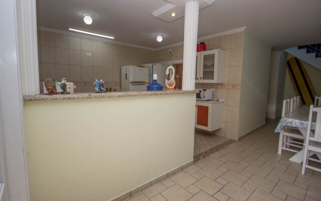 Casa ampla em Bertioga - 2 min. da praia