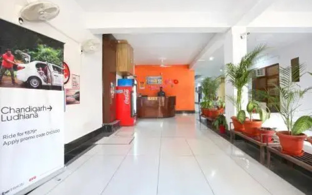 OYO 14823 Skyheights