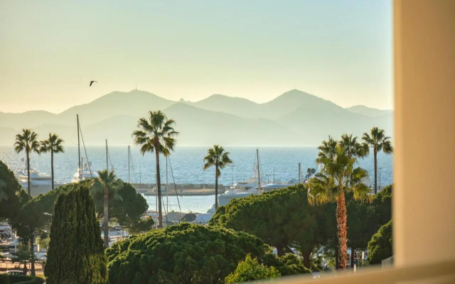 Hesperides Hyper Centre Croisette plage1