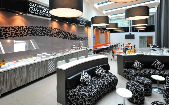 Mercure Melbourne Therry Street