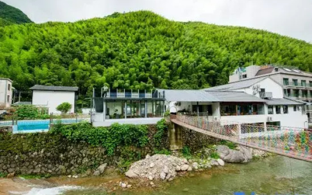 Fall asleep with river villa