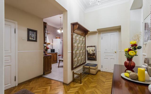 GMApartments (ДжиЭмАпартментс) на улице Новый Арбат 31/12