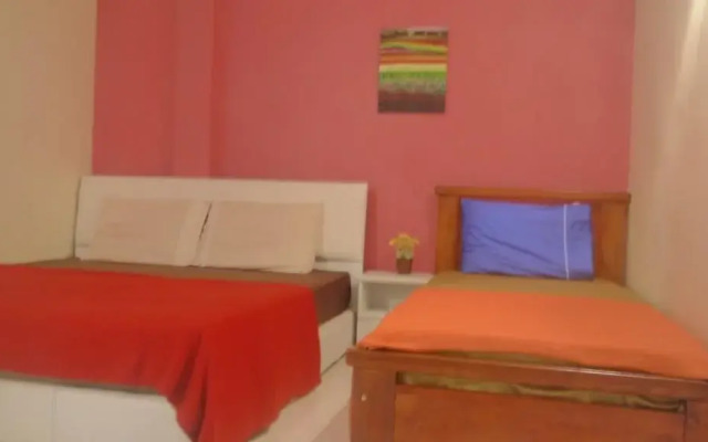 OYO 90010 Hotel Natalia Villa Inapan