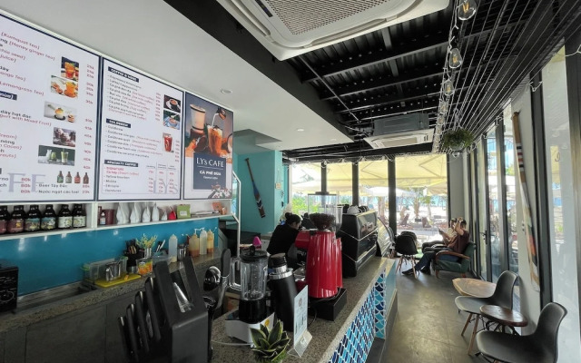 Cozy Front Beach House wid Private Beach