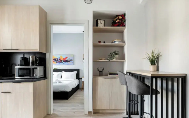 Sway - Chic 1-BR Apt & Balcony in Athens