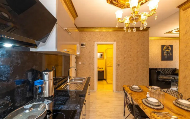 Sam Diamond Residence