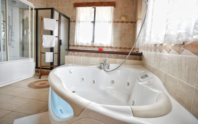 La Digue Emerald Villa