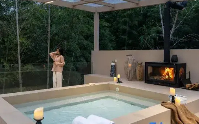 Fuyao Wild Luxury · Designer Pool Resort