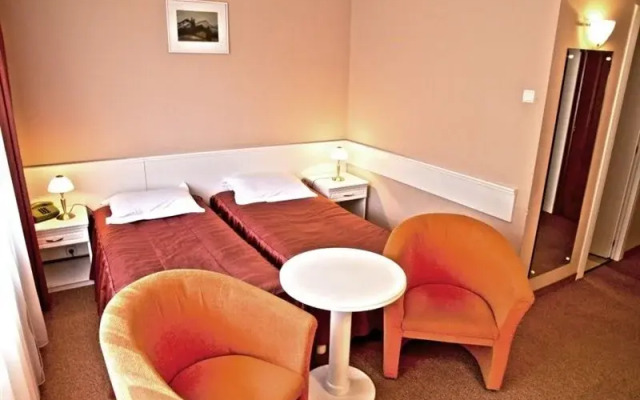 Hotel Alunis