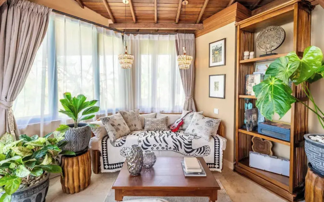 Luxurious Arakana Villa with Pool