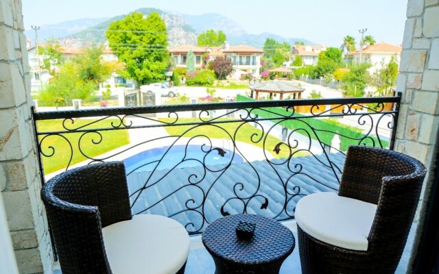 Remarkable Private 4-bed Villa in Dalyan With Pool