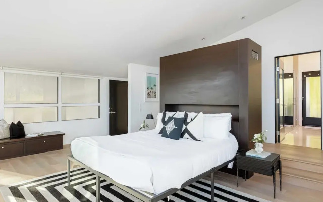 Kings Road West Hollywood Luxury Pool, Views, Firepit, Modern Design