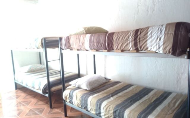 Yaalir At'mu - Hostel