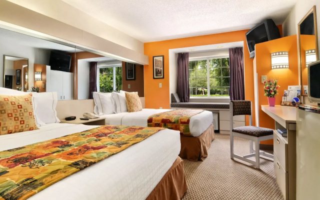Hometown Inn & Suites Jacksonville - Butler Blvd./Southpoint
