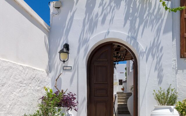 Maris Lindos, Suites and Apartments